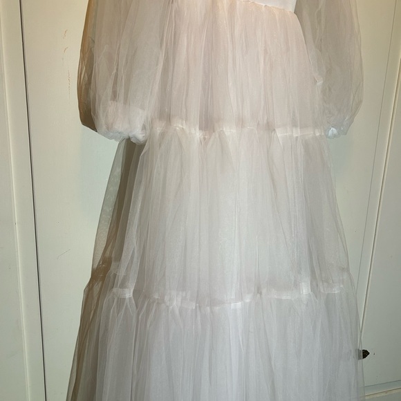 New Tulle Wedding Gown - Picture 13 of 14